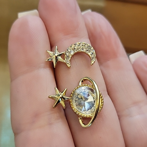 Celestial Sparkle Mismatched Shimmer Earrings - Picture 3 of 6